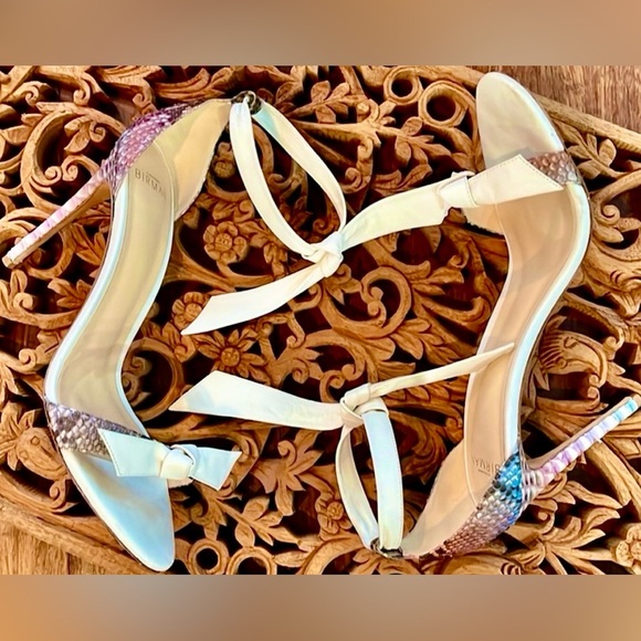 Designer Labels For Less - Picture 5 of 6